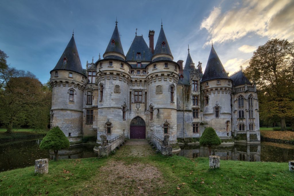 Chateau de Chambord | The castle that inspired the Film Beauty and the Beast | The haunted History