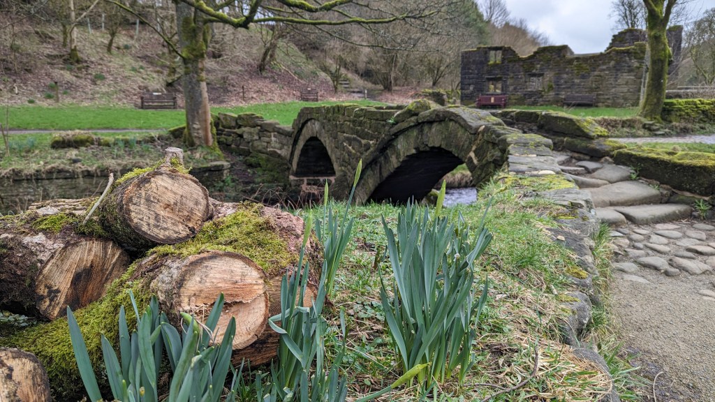 Packhorse Bridge

Fans of the film, ‘The Railway Children’ starring Jenny Agutter may recognise this bridge. In a sequence from the film, Bobbie (Jenny Agutter) is seen sitting on the bridge, talking to Dr Forrest who is driving his pony and trap through the ford.