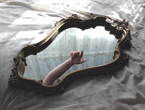 3 Superstitions Surrounding&nbsp;Mirrors