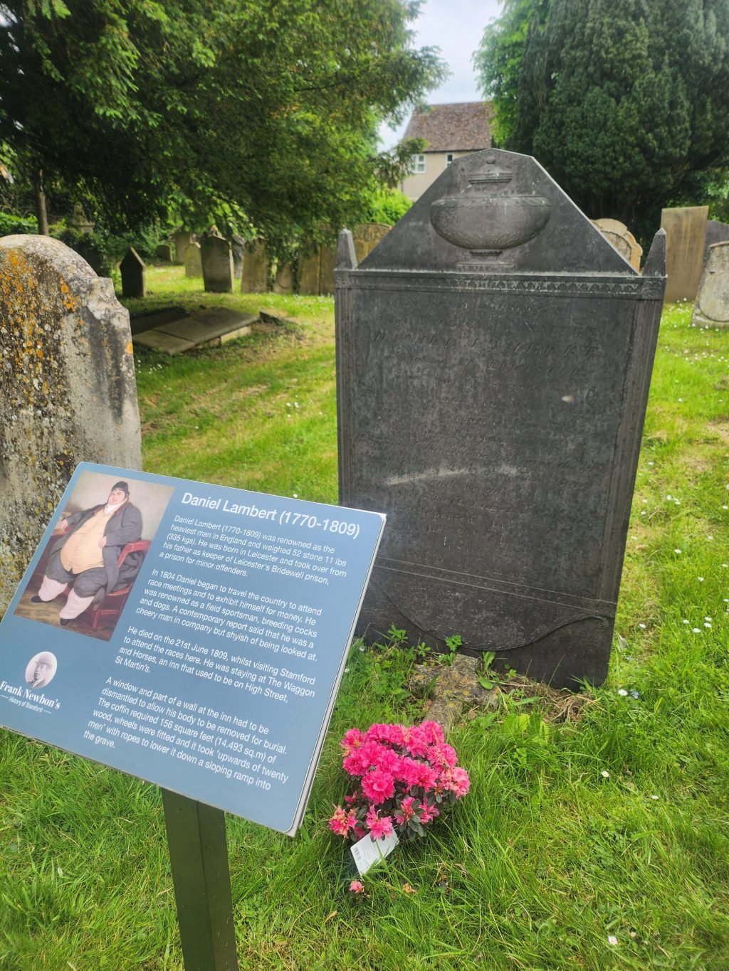 The Grave of The Heaviest Man in England – Daniel Lambert&nbsp;(1770-1809)